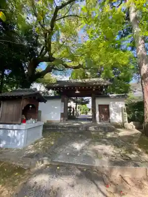 西雲院の山門・神門