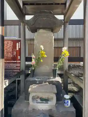 真宗西善寺の{uncategorized: "未分類", other: "その他", undefined: "問題あり", building: "その他建物", grave: "お墓", sacred_gate: "鳥居", guardian: "狛犬", statue: "像", buddha: "仏像", history: "歴史", nature: "自然", garden: "庭園", animal: "動物", pagoda: "塔", temizu: "手水舎", mountain_gate: "山門・神門", sanctuary: "本殿・本堂", subordinate: "末社・摂社", art: "芸術", scenery: "景色", jizo: "地蔵", ema: "絵馬", goshuin: "御朱印", omikuji: "おみくじ", items: "授与品その他", amulet: "お守り", goshuincho: "御朱印帳", eats: "食事", festival: "お祭り", votive_dance: "神楽", shichigosan: "七五三参", wedding: "結婚式", experience: "体験その他", initially: "初詣", around: "周辺", anti_infection: "感染症対策"}