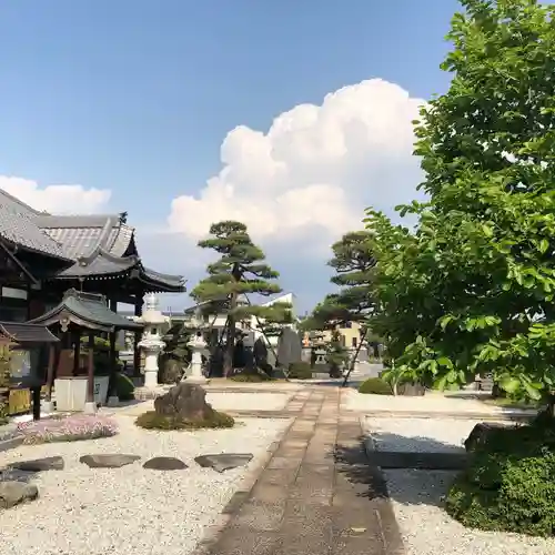 法源寺の庭園