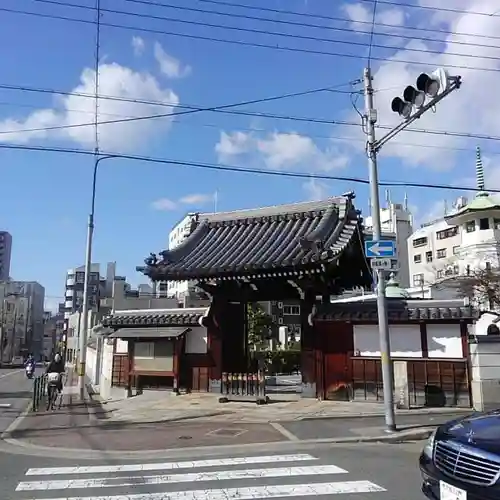 雲雷寺の山門