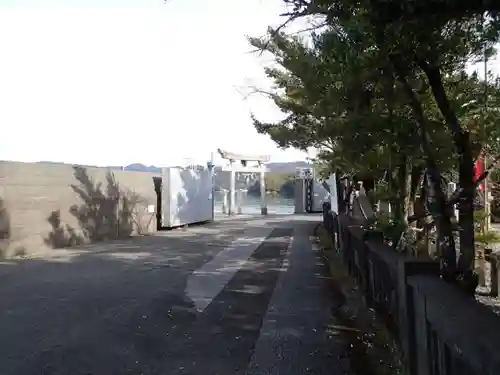 鳴無神社の建物その他