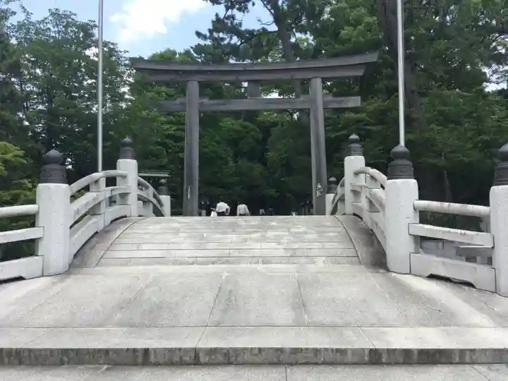 寒川神社の鳥居