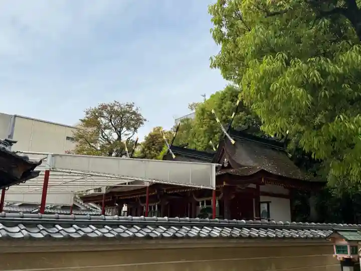 率川神社(大神神社摂社)の{uncategorized: "未分類", other: "その他", undefined: "問題あり", building: "その他建物", grave: "お墓", sacred_gate: "鳥居", guardian: "狛犬", statue: "像", buddha: "仏像", history: "歴史", nature: "自然", garden: "庭園", animal: "動物", pagoda: "塔", temizu: "手水舎", mountain_gate: "山門・神門", sanctuary: "本殿・本堂", subordinate: "末社・摂社", art: "芸術", scenery: "景色", jizo: "地蔵", ema: "絵馬", goshuin: "御朱印", omikuji: "おみくじ", items: "授与品その他", amulet: "お守り", goshuincho: "御朱印帳", eats: "食事", festival: "お祭り", votive_dance: "神楽", shichigosan: "七五三参", wedding: "結婚式", experience: "体験その他", initially: "初詣", around: "周辺", anti_infection: "感染症対策"}