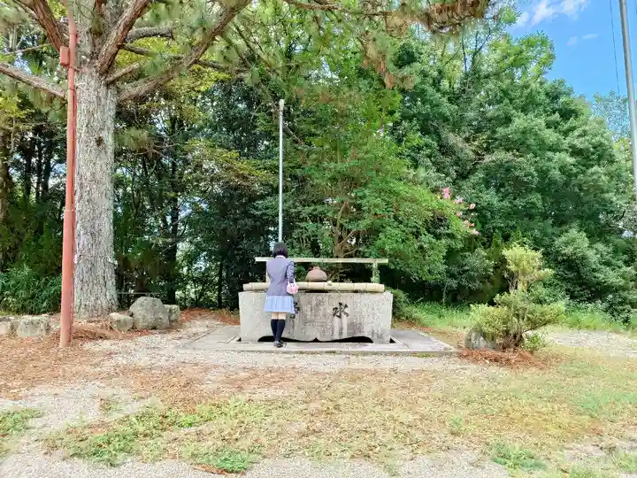 曽野稲荷神社の手水舎