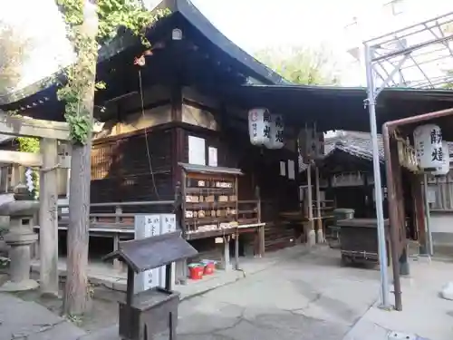 河堀稲生神社の本殿