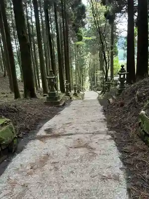 上色見熊野座神社の{uncategorized: "未分類", other: "その他", undefined: "問題あり", building: "その他建物", grave: "お墓", sacred_gate: "鳥居", guardian: "狛犬", statue: "像", buddha: "仏像", history: "歴史", nature: "自然", garden: "庭園", animal: "動物", pagoda: "塔", temizu: "手水舎", mountain_gate: "山門・神門", sanctuary: "本殿・本堂", subordinate: "末社・摂社", art: "芸術", scenery: "景色", jizo: "地蔵", ema: "絵馬", goshuin: "御朱印", omikuji: "おみくじ", items: "授与品その他", amulet: "お守り", goshuincho: "御朱印帳", eats: "食事", festival: "お祭り", votive_dance: "神楽", shichigosan: "七五三参", wedding: "結婚式", experience: "体験その他", initially: "初詣", around: "周辺", anti_infection: "感染症対策"}