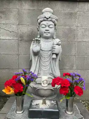 正覚寺の{uncategorized: "未分類", other: "その他", undefined: "問題あり", building: "その他建物", grave: "お墓", sacred_gate: "鳥居", guardian: "狛犬", statue: "像", buddha: "仏像", history: "歴史", nature: "自然", garden: "庭園", animal: "動物", pagoda: "塔", temizu: "手水舎", mountain_gate: "山門・神門", sanctuary: "本殿・本堂", subordinate: "末社・摂社", art: "芸術", scenery: "景色", jizo: "地蔵", ema: "絵馬", goshuin: "御朱印", omikuji: "おみくじ", items: "授与品その他", amulet: "お守り", goshuincho: "御朱印帳", eats: "食事", festival: "お祭り", votive_dance: "神楽", shichigosan: "七五三参", wedding: "結婚式", experience: "体験その他", initially: "初詣", around: "周辺", anti_infection: "感染症対策"}