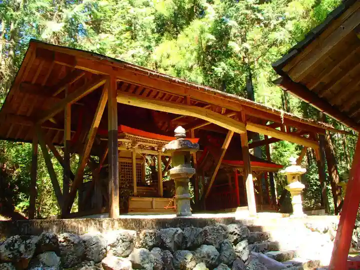 白山神社の本殿・本堂