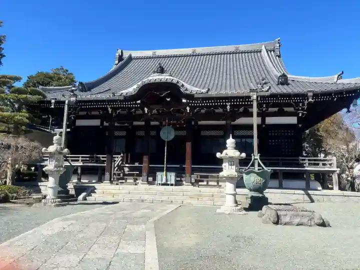 本覚寺の{uncategorized: "未分類", other: "その他", undefined: "問題あり", building: "その他建物", grave: "お墓", sacred_gate: "鳥居", guardian: "狛犬", statue: "像", buddha: "仏像", history: "歴史", nature: "自然", garden: "庭園", animal: "動物", pagoda: "塔", temizu: "手水舎", mountain_gate: "山門・神門", sanctuary: "本殿・本堂", subordinate: "末社・摂社", art: "芸術", scenery: "景色", jizo: "地蔵", ema: "絵馬", goshuin: "御朱印", omikuji: "おみくじ", items: "授与品その他", amulet: "お守り", goshuincho: "御朱印帳", eats: "食事", festival: "お祭り", votive_dance: "神楽", shichigosan: "七五三参", wedding: "結婚式", experience: "体験その他", initially: "初詣", around: "周辺", anti_infection: "感染症対策"}