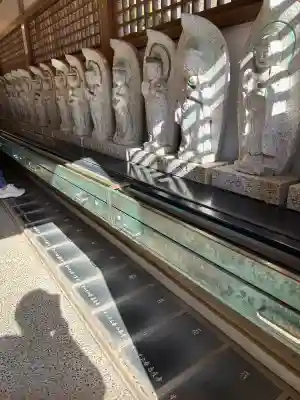 勝尾寺の{uncategorized: "未分類", other: "その他", undefined: "問題あり", building: "その他建物", grave: "お墓", sacred_gate: "鳥居", guardian: "狛犬", statue: "像", buddha: "仏像", history: "歴史", nature: "自然", garden: "庭園", animal: "動物", pagoda: "塔", temizu: "手水舎", mountain_gate: "山門・神門", sanctuary: "本殿・本堂", subordinate: "末社・摂社", art: "芸術", scenery: "景色", jizo: "地蔵", ema: "絵馬", goshuin: "御朱印", omikuji: "おみくじ", items: "授与品その他", amulet: "お守り", goshuincho: "御朱印帳", eats: "食事", festival: "お祭り", votive_dance: "神楽", shichigosan: "七五三参", wedding: "結婚式", experience: "体験その他", initially: "初詣", around: "周辺", anti_infection: "感染症対策"}