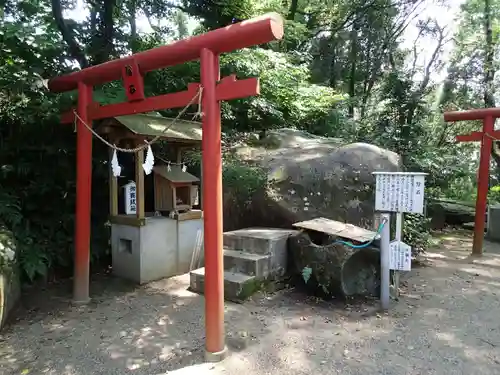 母智丘神社の末社