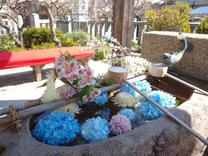 水堂須佐男神社の手水舎