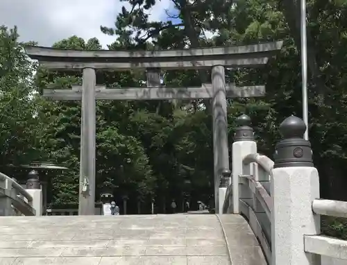 寒川神社の鳥居