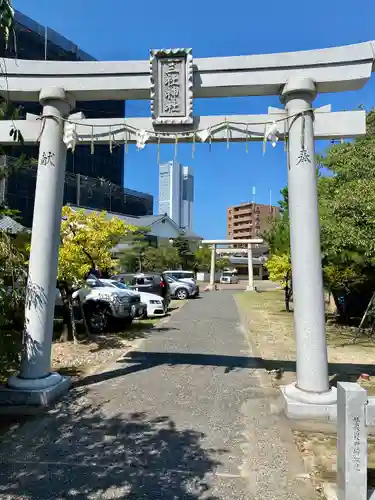 三社神社の鳥居