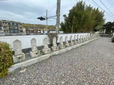 大師寺の{uncategorized: "未分類", other: "その他", undefined: "問題あり", building: "その他建物", grave: "お墓", sacred_gate: "鳥居", guardian: "狛犬", statue: "像", buddha: "仏像", history: "歴史", nature: "自然", garden: "庭園", animal: "動物", pagoda: "塔", temizu: "手水舎", mountain_gate: "山門・神門", sanctuary: "本殿・本堂", subordinate: "末社・摂社", art: "芸術", scenery: "景色", jizo: "地蔵", ema: "絵馬", goshuin: "御朱印", omikuji: "おみくじ", items: "授与品その他", amulet: "お守り", goshuincho: "御朱印帳", eats: "食事", festival: "お祭り", votive_dance: "神楽", shichigosan: "七五三参", wedding: "結婚式", experience: "体験その他", initially: "初詣", around: "周辺", anti_infection: "感染症対策"}