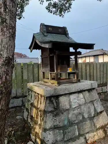 嘉母神社の末社