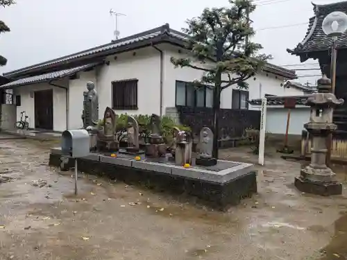 長久寺の地蔵