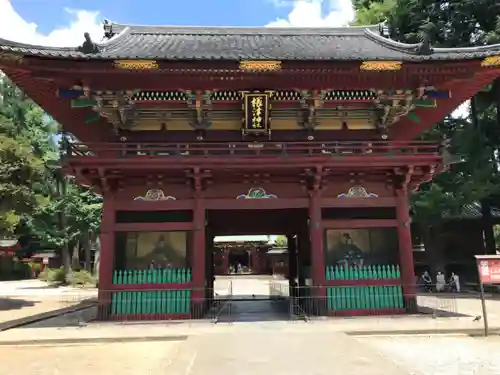根津神社の山門・神門
