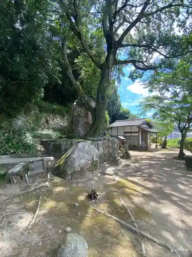 恩徳寺古立石不動明王(岡山県)