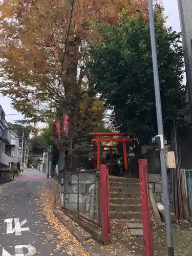 豊川稲荷神社の周辺