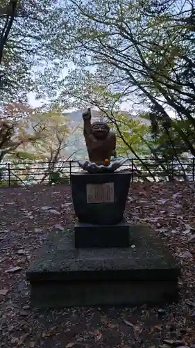 楯岩鬼怒姫神社の像