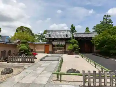 蓮花寺の{uncategorized: "未分類", other: "その他", undefined: "問題あり", building: "その他建物", grave: "お墓", sacred_gate: "鳥居", guardian: "狛犬", statue: "像", buddha: "仏像", history: "歴史", nature: "自然", garden: "庭園", animal: "動物", pagoda: "塔", temizu: "手水舎", mountain_gate: "山門・神門", sanctuary: "本殿・本堂", subordinate: "末社・摂社", art: "芸術", scenery: "景色", jizo: "地蔵", ema: "絵馬", goshuin: "御朱印", omikuji: "おみくじ", items: "授与品その他", amulet: "お守り", goshuincho: "御朱印帳", eats: "食事", festival: "お祭り", votive_dance: "神楽", shichigosan: "七五三参", wedding: "結婚式", experience: "体験その他", initially: "初詣", around: "周辺", anti_infection: "感染症対策"}