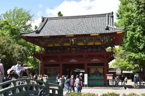 根津神社の山門