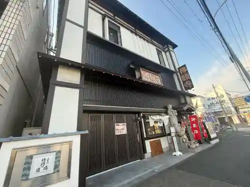 佛願寺の{uncategorized: "未分類", other: "その他", undefined: "問題あり", building: "その他建物", grave: "お墓", sacred_gate: "鳥居", guardian: "狛犬", statue: "像", buddha: "仏像", history: "歴史", nature: "自然", garden: "庭園", animal: "動物", pagoda: "塔", temizu: "手水舎", mountain_gate: "山門・神門", sanctuary: "本殿・本堂", subordinate: "末社・摂社", art: "芸術", scenery: "景色", jizo: "地蔵", ema: "絵馬", goshuin: "御朱印", omikuji: "おみくじ", items: "授与品その他", amulet: "お守り", goshuincho: "御朱印帳", eats: "食事", festival: "お祭り", votive_dance: "神楽", shichigosan: "七五三参", wedding: "結婚式", experience: "体験その他", initially: "初詣", around: "周辺", anti_infection: "感染症対策"}