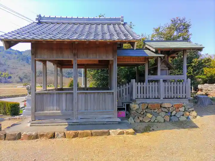 白山社(仲畑)の本殿・本堂