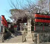 豊川稲荷東京別院の山門・神門