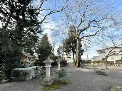 祠 (かやの森)(滋賀県)