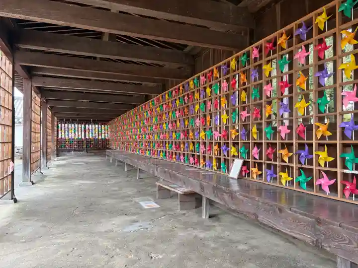 白鳥神社の{uncategorized: "未分類", other: "その他", undefined: "問題あり", building: "その他建物", grave: "お墓", sacred_gate: "鳥居", guardian: "狛犬", statue: "像", buddha: "仏像", history: "歴史", nature: "自然", garden: "庭園", animal: "動物", pagoda: "塔", temizu: "手水舎", mountain_gate: "山門・神門", sanctuary: "本殿・本堂", subordinate: "末社・摂社", art: "芸術", scenery: "景色", jizo: "地蔵", ema: "絵馬", goshuin: "御朱印", omikuji: "おみくじ", items: "授与品その他", amulet: "お守り", goshuincho: "御朱印帳", eats: "食事", festival: "お祭り", votive_dance: "神楽", shichigosan: "七五三参", wedding: "結婚式", experience: "体験その他", initially: "初詣", around: "周辺", anti_infection: "感染症対策"}