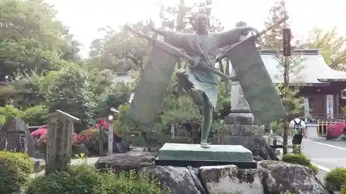 大井神社の像