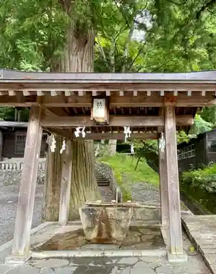 鎮神社の手水舎