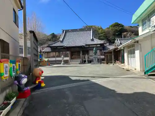 淨蓮寺の{uncategorized: "未分類", other: "その他", undefined: "問題あり", building: "その他建物", grave: "お墓", sacred_gate: "鳥居", guardian: "狛犬", statue: "像", buddha: "仏像", history: "歴史", nature: "自然", garden: "庭園", animal: "動物", pagoda: "塔", temizu: "手水舎", mountain_gate: "山門・神門", sanctuary: "本殿・本堂", subordinate: "末社・摂社", art: "芸術", scenery: "景色", jizo: "地蔵", ema: "絵馬", goshuin: "御朱印", omikuji: "おみくじ", items: "授与品その他", amulet: "お守り", goshuincho: "御朱印帳", eats: "食事", festival: "お祭り", votive_dance: "神楽", shichigosan: "七五三参", wedding: "結婚式", experience: "体験その他", initially: "初詣", around: "周辺", anti_infection: "感染症対策"}