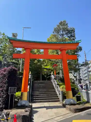 穴八幡宮の鳥居