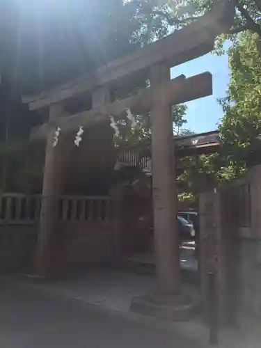 難波八阪神社の鳥居