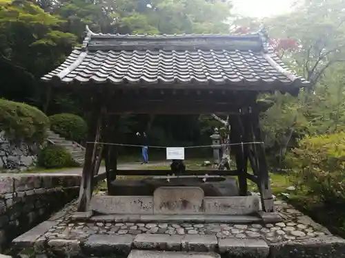 観心寺の手水舎