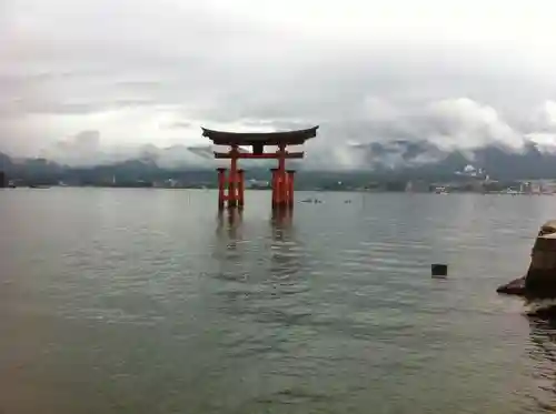 厳島神社の鳥居