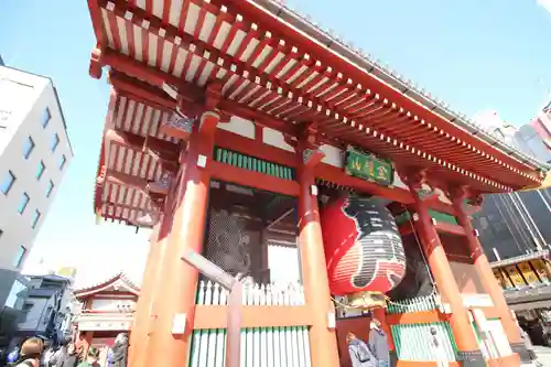 浅草寺の山門