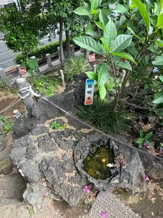 千駄ヶ谷冨士浅間神社の{uncategorized: "未分類", other: "その他", undefined: "問題あり", building: "その他建物", grave: "お墓", sacred_gate: "鳥居", guardian: "狛犬", statue: "像", buddha: "仏像", history: "歴史", nature: "自然", garden: "庭園", animal: "動物", pagoda: "塔", temizu: "手水舎", mountain_gate: "山門・神門", sanctuary: "本殿・本堂", subordinate: "末社・摂社", art: "芸術", scenery: "景色", jizo: "地蔵", ema: "絵馬", goshuin: "御朱印", omikuji: "おみくじ", items: "授与品その他", amulet: "お守り", goshuincho: "御朱印帳", eats: "食事", festival: "お祭り", votive_dance: "神楽", shichigosan: "七五三参", wedding: "結婚式", experience: "体験その他", initially: "初詣", around: "周辺", anti_infection: "感染症対策"}