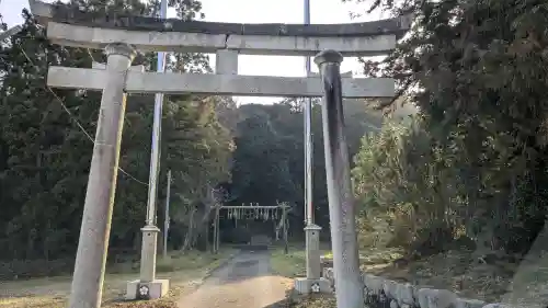 天満神社の{uncategorized: "未分類", other: "その他", undefined: "問題あり", building: "その他建物", grave: "お墓", sacred_gate: "鳥居", guardian: "狛犬", statue: "像", buddha: "仏像", history: "歴史", nature: "自然", garden: "庭園", animal: "動物", pagoda: "塔", temizu: "手水舎", mountain_gate: "山門・神門", sanctuary: "本殿・本堂", subordinate: "末社・摂社", art: "芸術", scenery: "景色", jizo: "地蔵", ema: "絵馬", goshuin: "御朱印", omikuji: "おみくじ", items: "授与品その他", amulet: "お守り", goshuincho: "御朱印帳", eats: "食事", festival: "お祭り", votive_dance: "神楽", shichigosan: "七五三参", wedding: "結婚式", experience: "体験その他", initially: "初詣", around: "周辺", anti_infection: "感染症対策"}