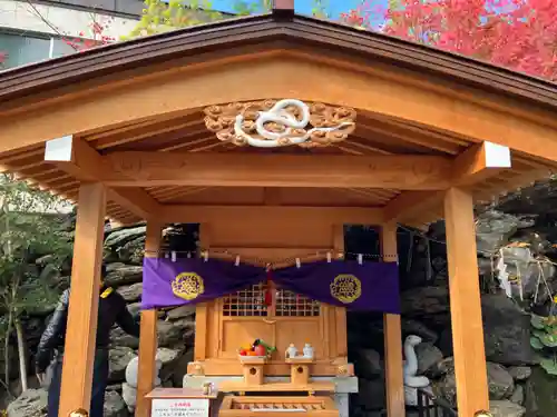 蛇窪神社の末社