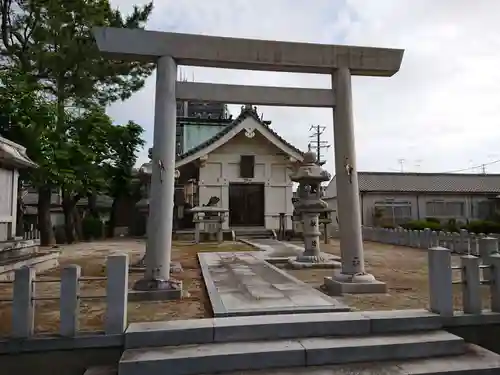 神明社の鳥居