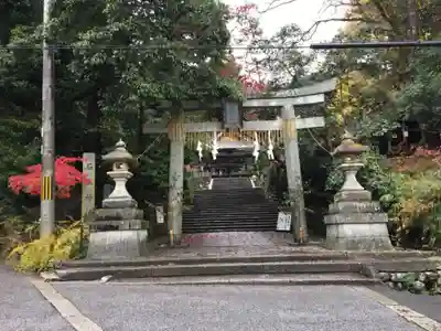 石座神社の鳥居
