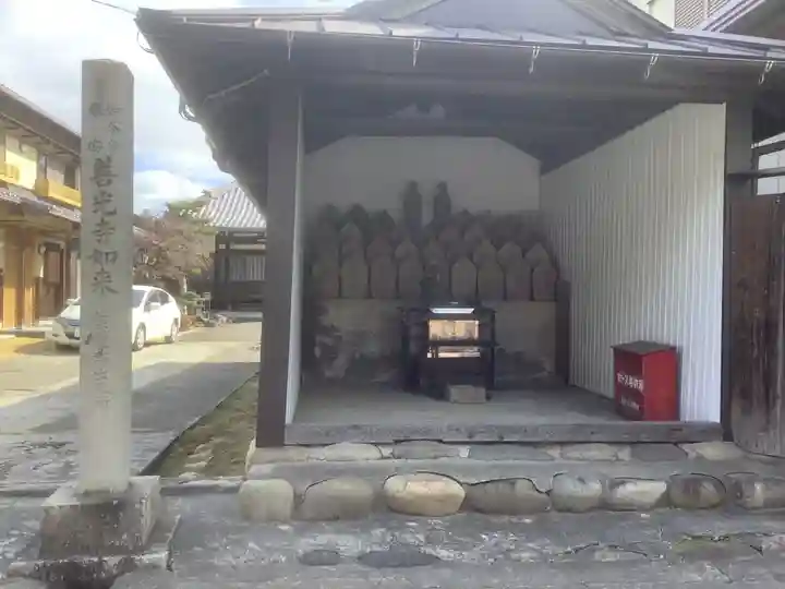 西蓮寺の末社・摂社