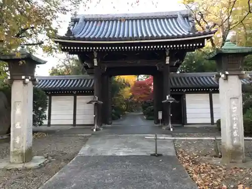 真盛寺の山門