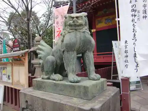 浅草神社の狛犬