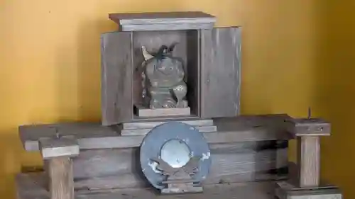 神社（洞爺湖中の島）の像