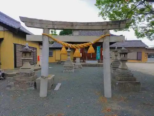 稲荷社（寄住町）の鳥居